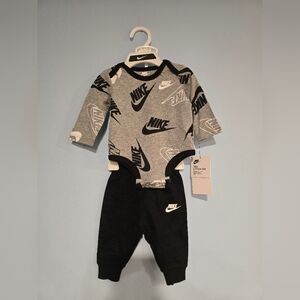 Nike Baby Gray and Black Matching Set 3months